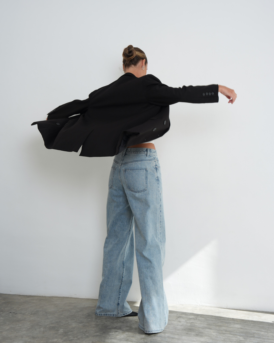 THE LINE | Tall High-Waist Wide Leg Jeans für große Frauen in Light Blue